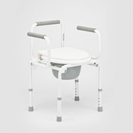 Стул -кресло с санитарным оснащением FS813